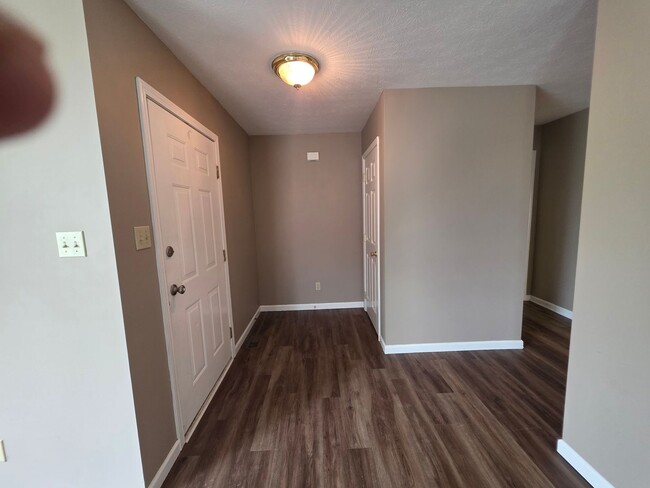 Photo - Maryville 37804 - 3 bedroom, 2 Bath Home , 2 car garage - Contact Donna Bailey (865) 389-6590