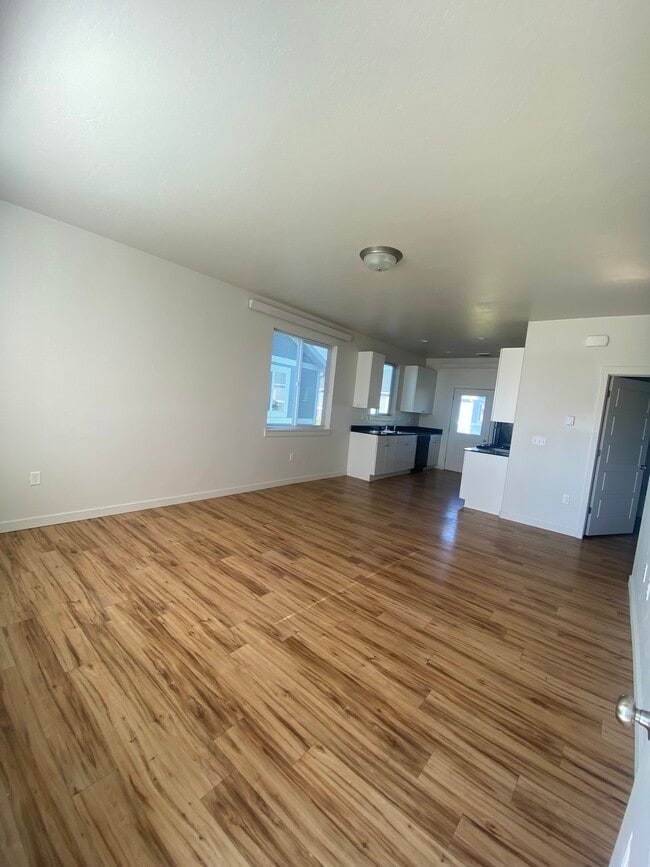 1 Bedroom: Full living area
