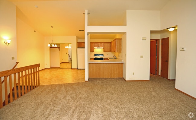 Living room - The Glens of Waukesha