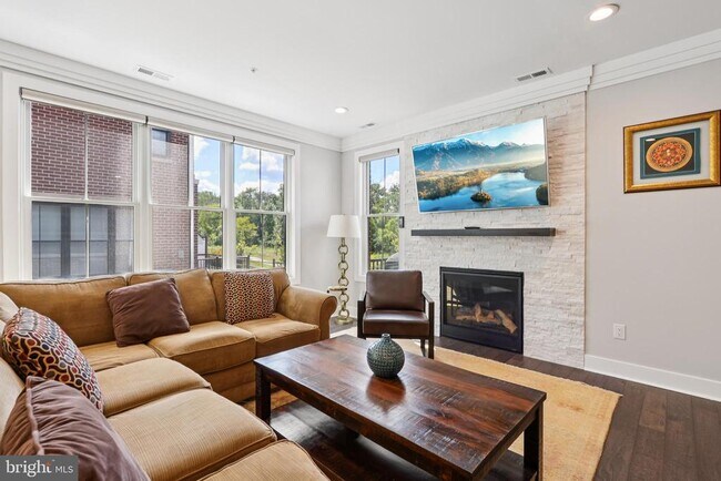 Photo - 45 Riverwalk