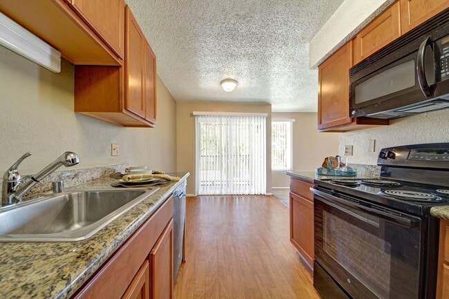 Building Photo - Avalon Springs Rental