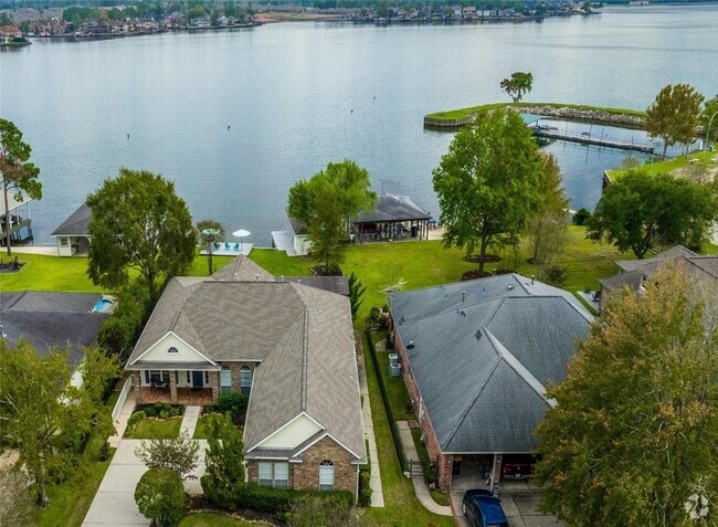 Building Photo - 9698 E Shore Dr Rental