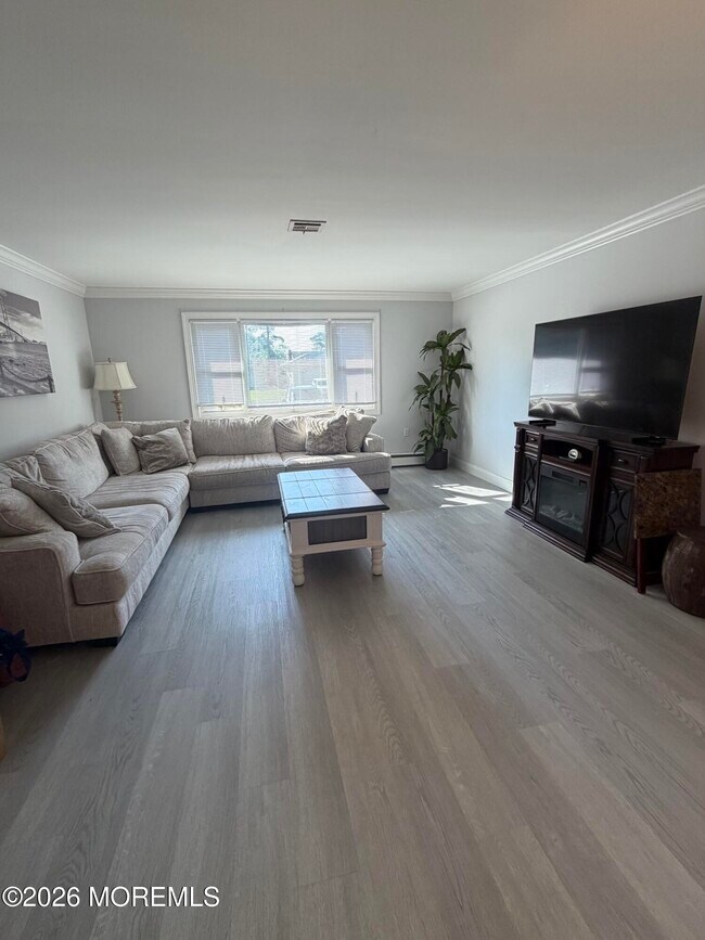 15 St Tropez Ct
