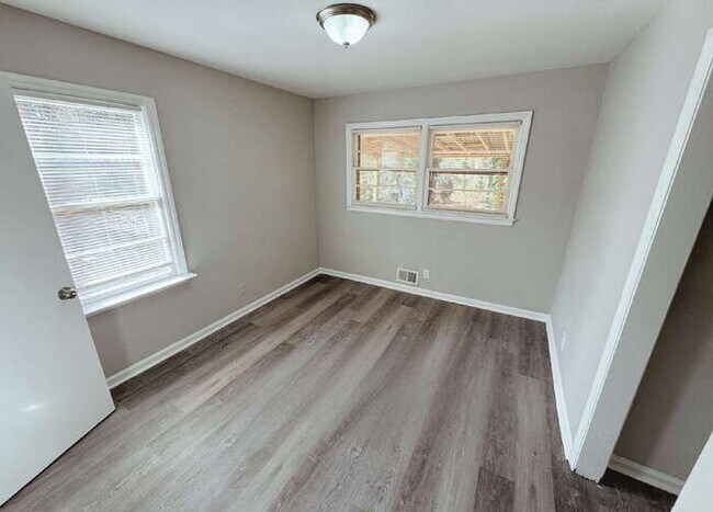 Photo - 2609 County Line Rd SW