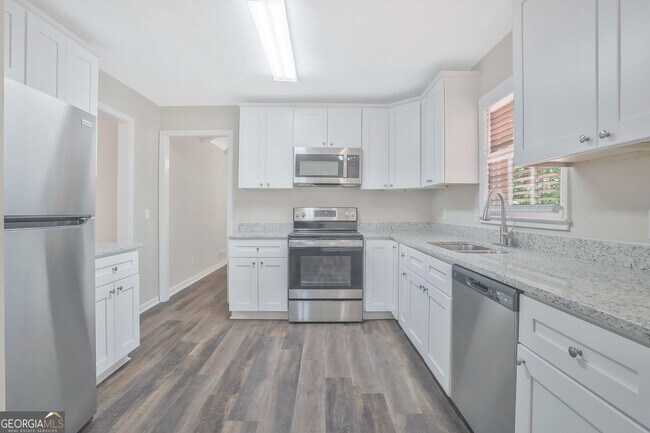 Photo - 2907 Barcelona Way