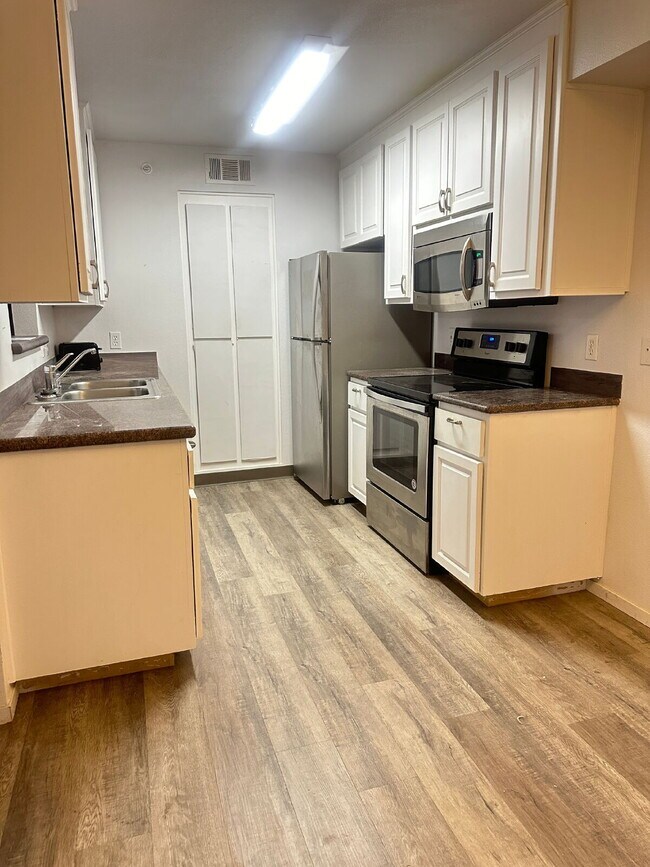 2 bedroom/ 2 bathroom unit