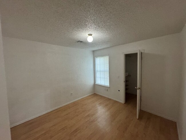 Photo - 3 bedroom, 2 bath 2 car garage home for re...