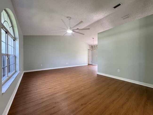 6 Wilson Pl