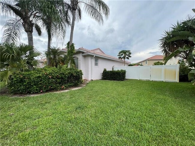 Photo - 9588 Lake Serena Dr