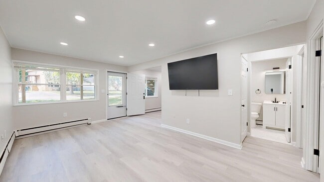 Photo - 122 Allen Dr