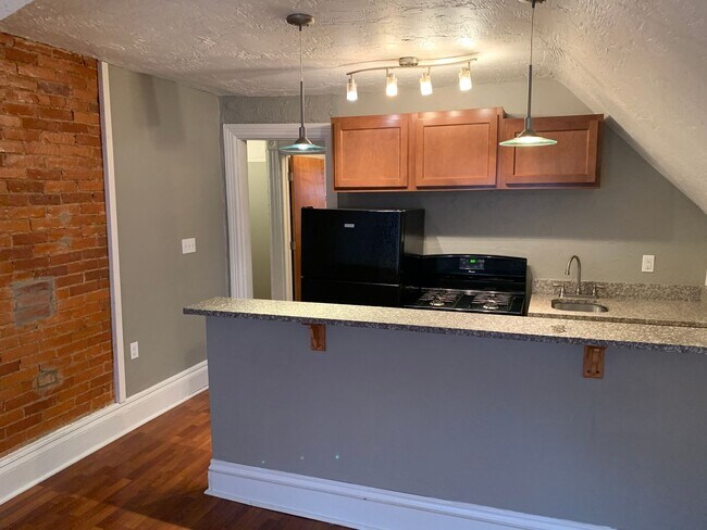 Building Photo - 6829 McPherson Blvd Unit 1