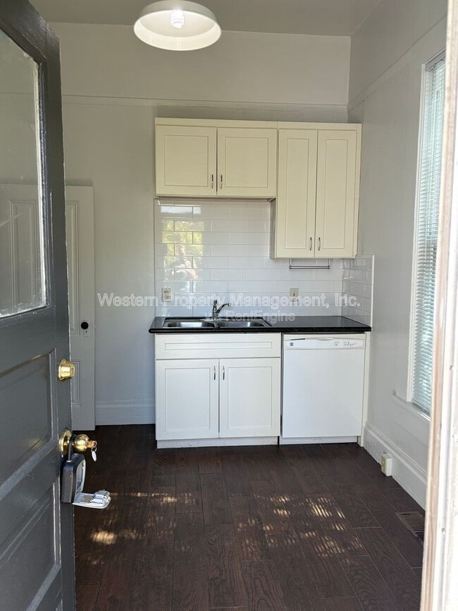 Building Photo - 6201 Soquel Dr