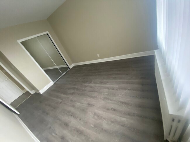 Photo - 130 Cosburn Ave