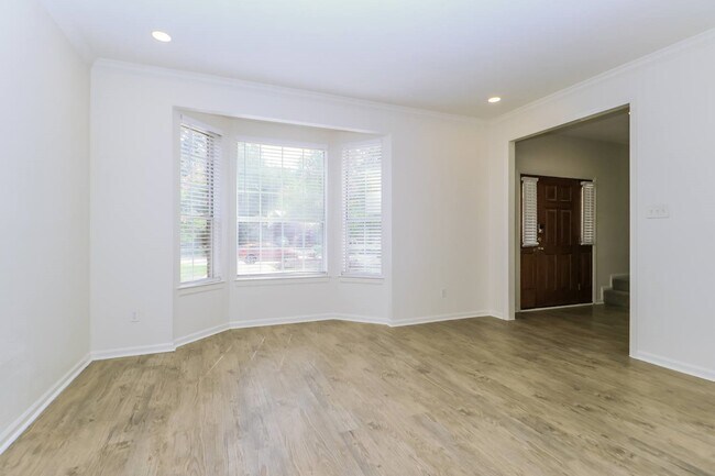 Photo - 14 E Trillium Cir