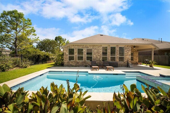 Photo - 16602 Highland Country Dr House
