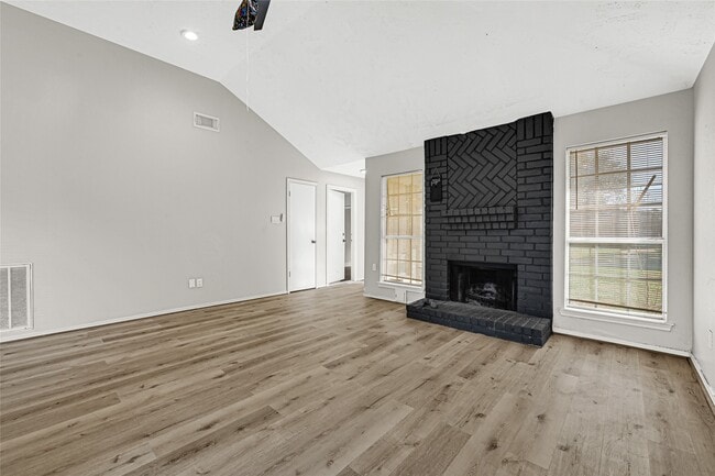 Photo - 6507 New World Dr