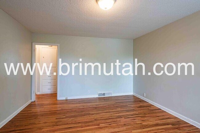 Photo - 2531 Melbourne St