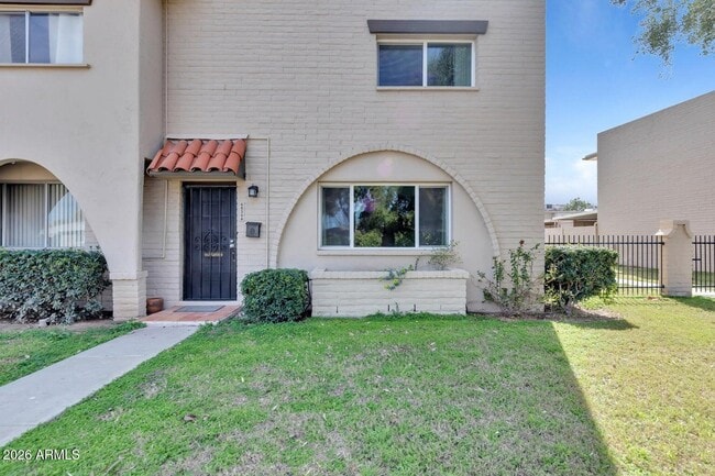 Building Photo - 6829 E Osborn Rd