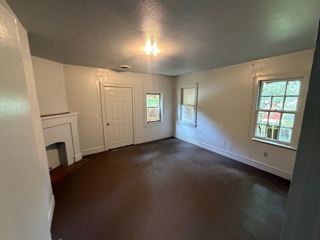 3120 Desoto St