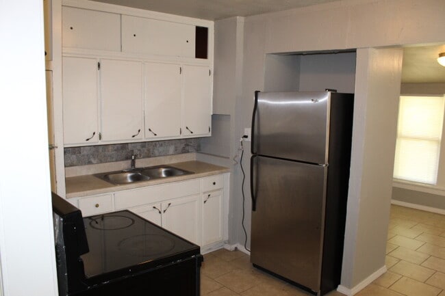 Photo - 902 NW 99th St