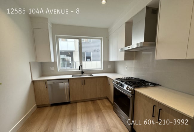Photo - Gorgeous Townhome in Yale Gardens!