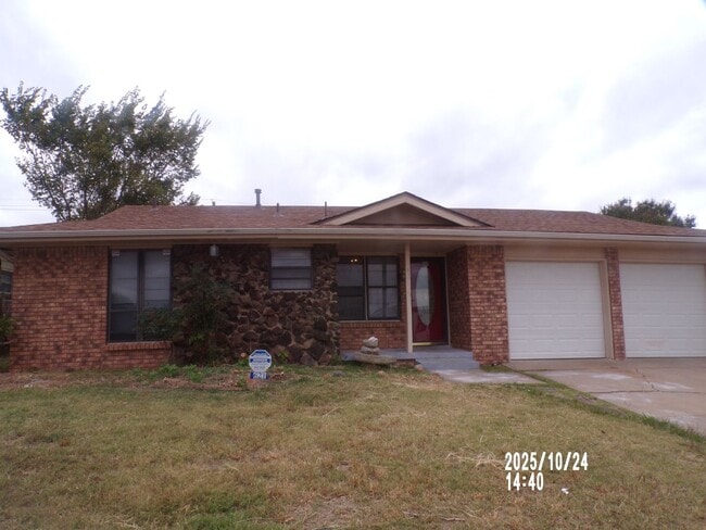 Building Photo - Very Nice home located in the Sullivan Vil...