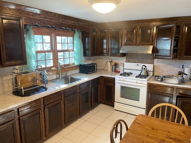 Photo - 74 Gainsborg Ave E Unidad ItsFunToLiveInHarrison