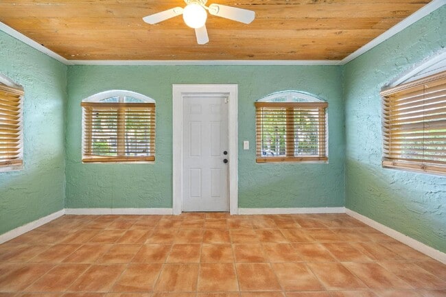 Photo - Charming 2-Bed With Backyard Oasis In West Palm Beach!