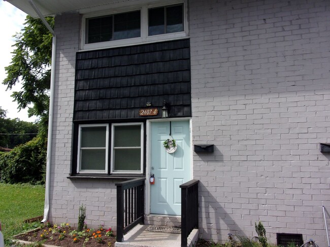 1st Month Rent Free Move In Special - 2 Be... - 1st Month Rent Free Move In Special - 2 Be... Townhome