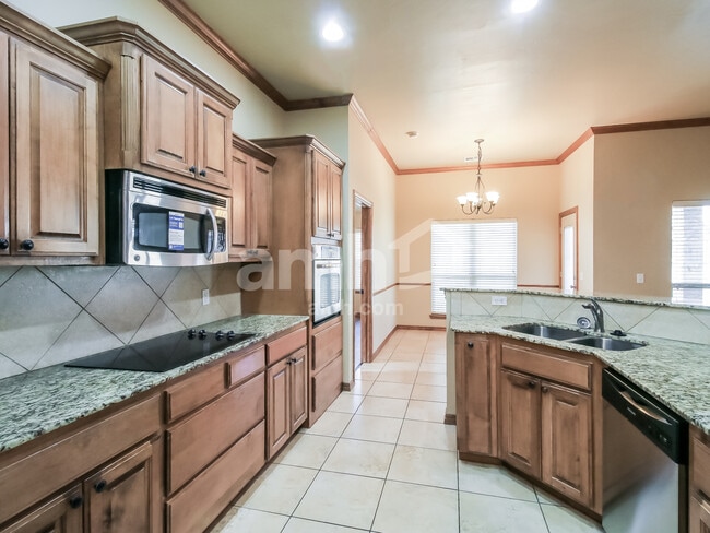 Photo - 809 Tea Rose Dr