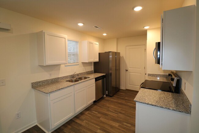 Photo - 757 Whitney Rd