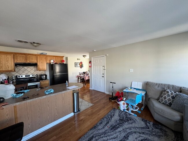 Photo - 70 Chadwick St