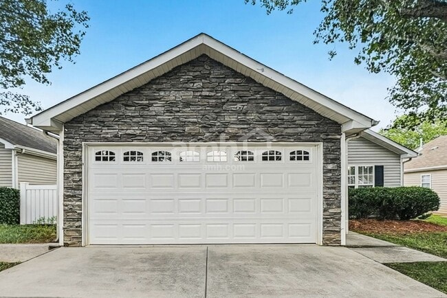 Building Photo - 124 Tudor Downs Rd