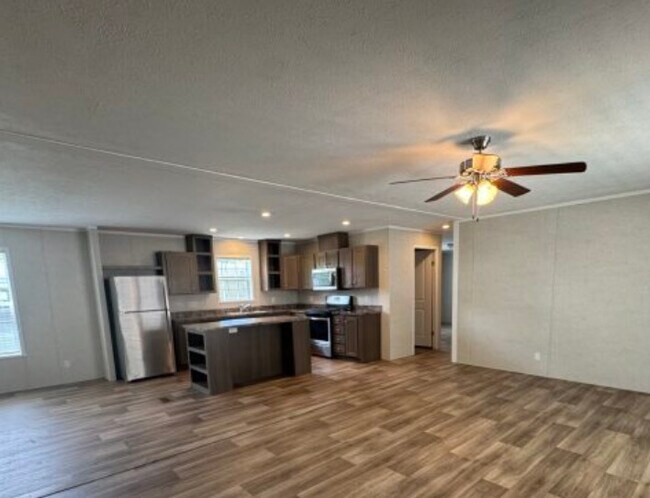 Photo - Crestwood MHC Apartments