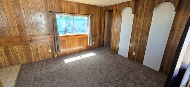 Photo - 324 W Blanco Blvd