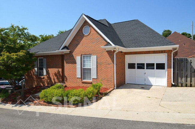 Photo - 2825-2827 7 Oaks Cir