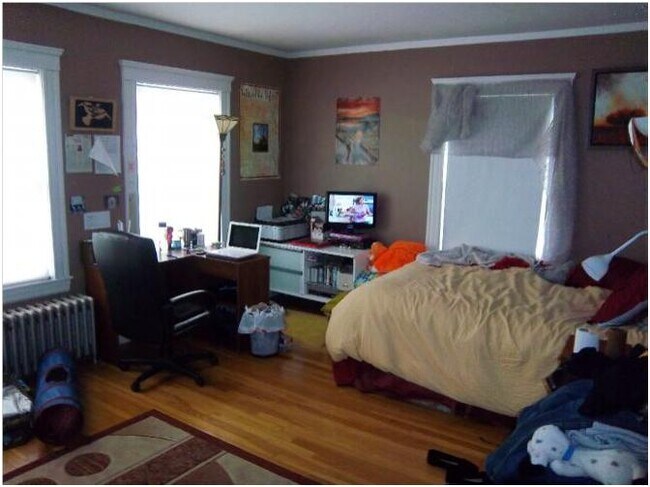 7 Greenleaf Ave Unit 1