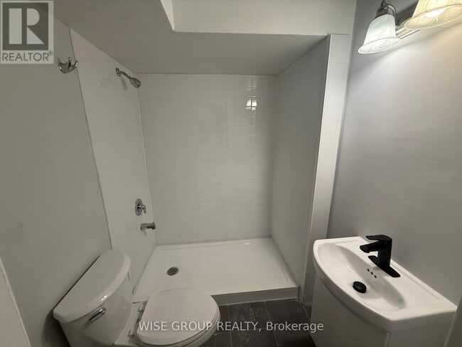 Photo - 55 Purdy Crescent