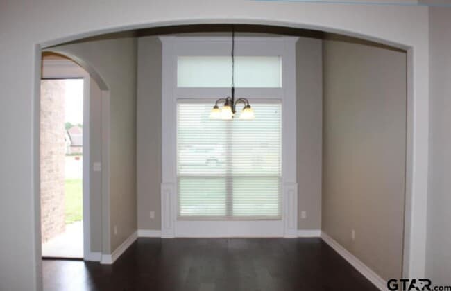 Photo - 1811 Spruce Pine Lane