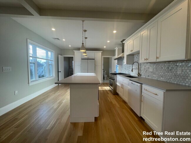 Photo - 1166 Fellsway Unit 2