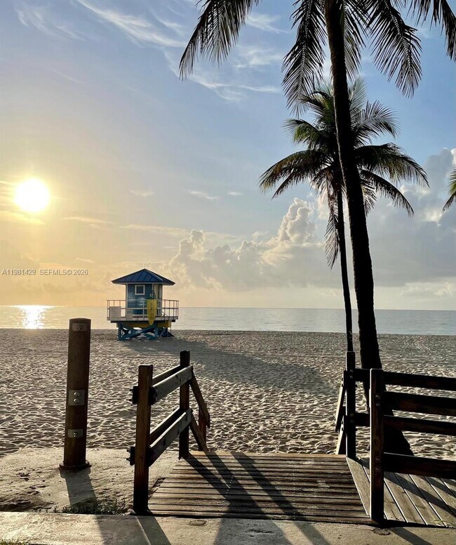 Building Photo - 2200 S Ocean Dr Unit N202