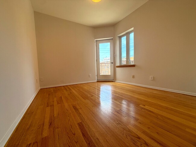 Photo - 1901 Voorhies Ave Unit 3