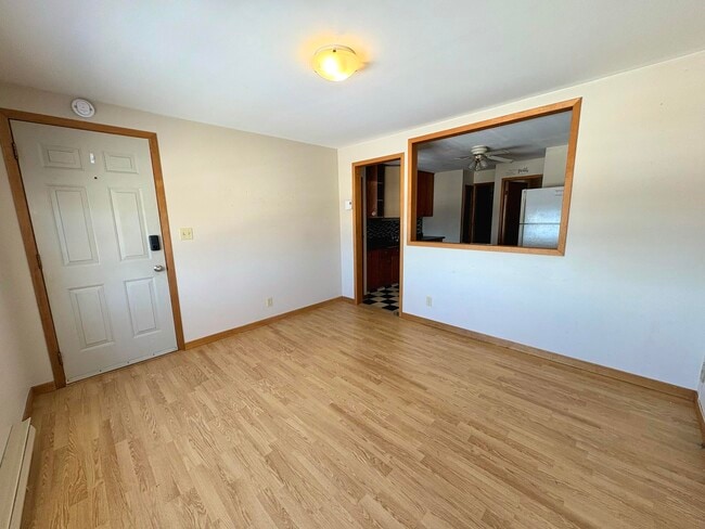 Photo - 358 Milford Rd Unité 2