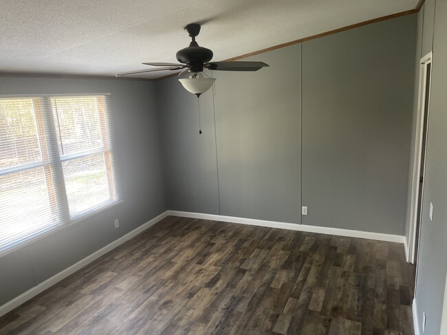 Photo - 434 Dundee Cir