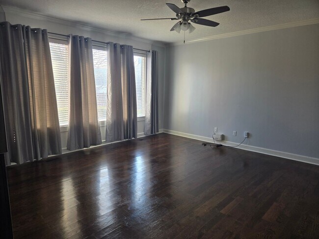 Photo - Beautiful Reserve at Heritage Park home!!!