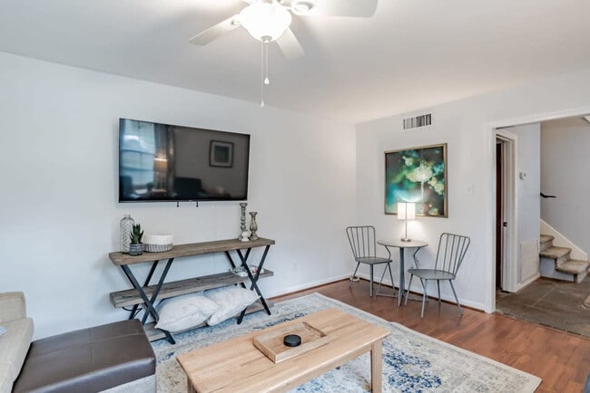 Photo - 413 Coventry Way Unidad ID1043635P