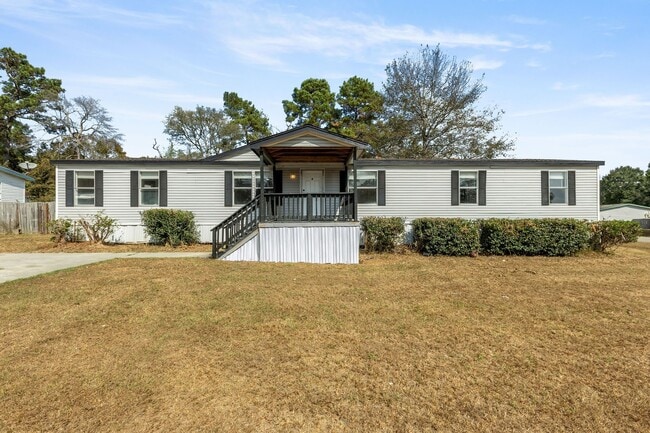 Building Photo - 179 Carmen Blvd