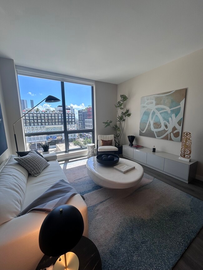 Photo - 160 NW 27th St Unidad A30