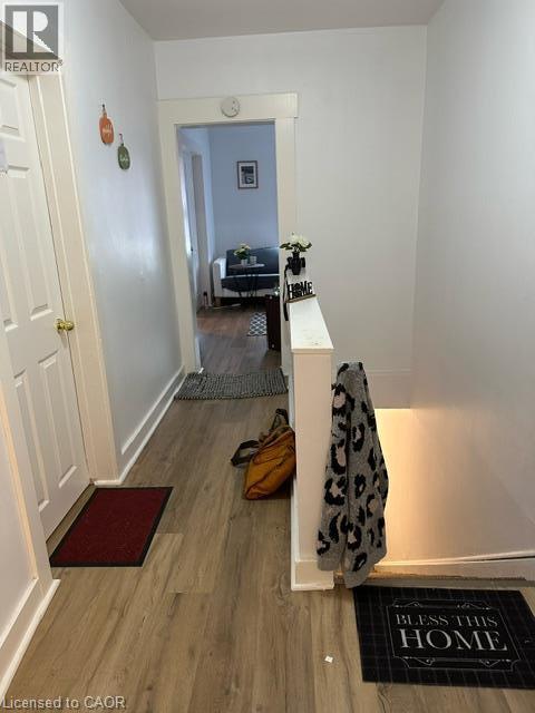 Photo - 11B WENTWORTH Street N