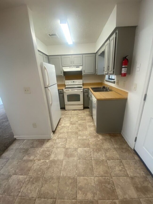 FLAT ROCK POINT APARTMENTS
